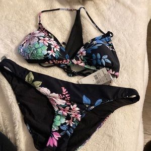 O’Neill Leilani bikini TOP only NWT
